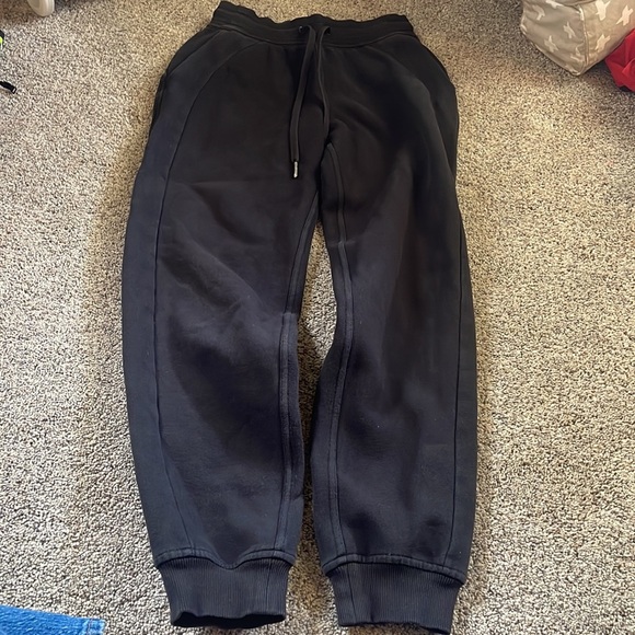 Lululemon black scuba joggers size 2 - Picture 6 of 6